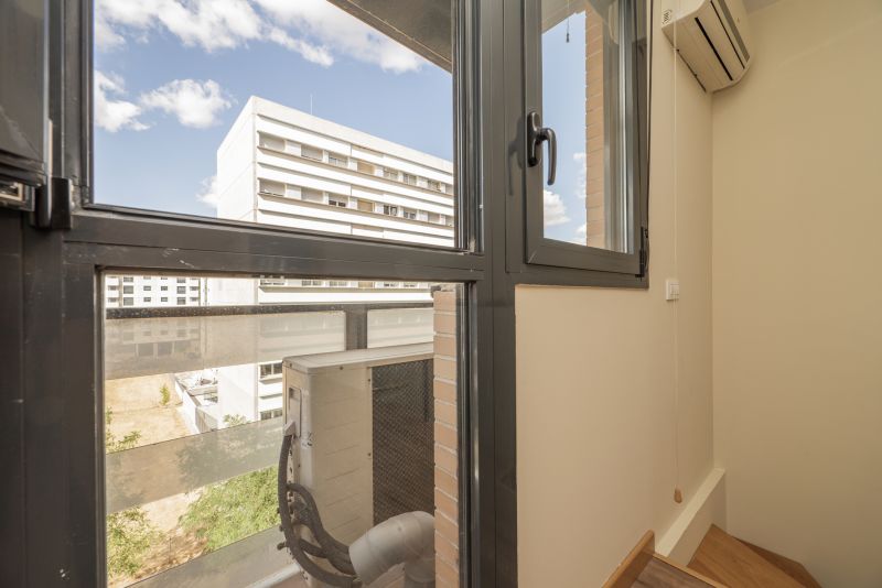 Contemporary Window Replacement